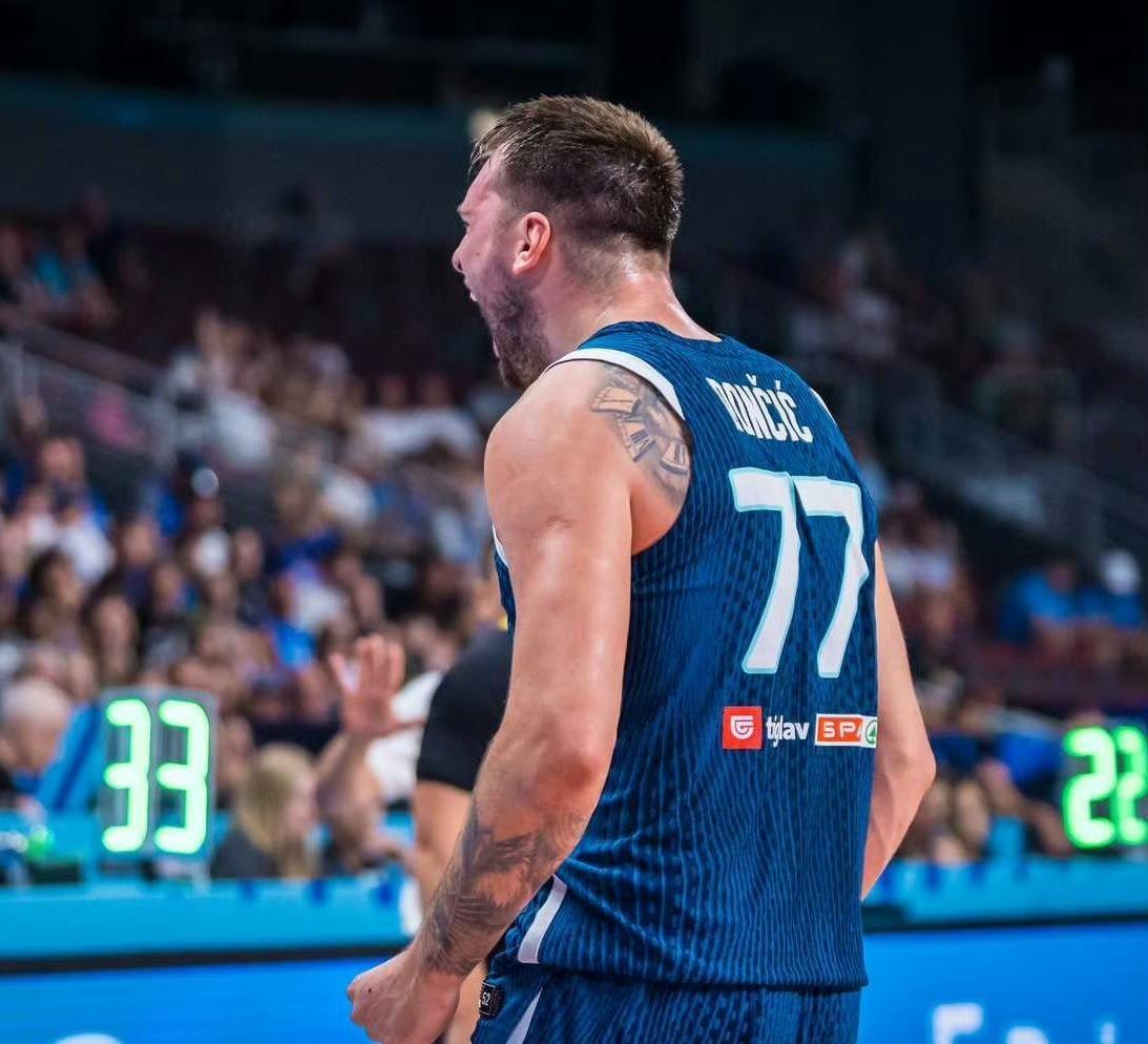 关于清晨欧超杯焦点战,纽约尼克斯绝杀压哨,压力陡增,年轻球员得到机会的信息 关于清晨欧超杯焦点战,纽约尼克斯绝杀压哨,压力陡增,年轻球员得到机会的信息